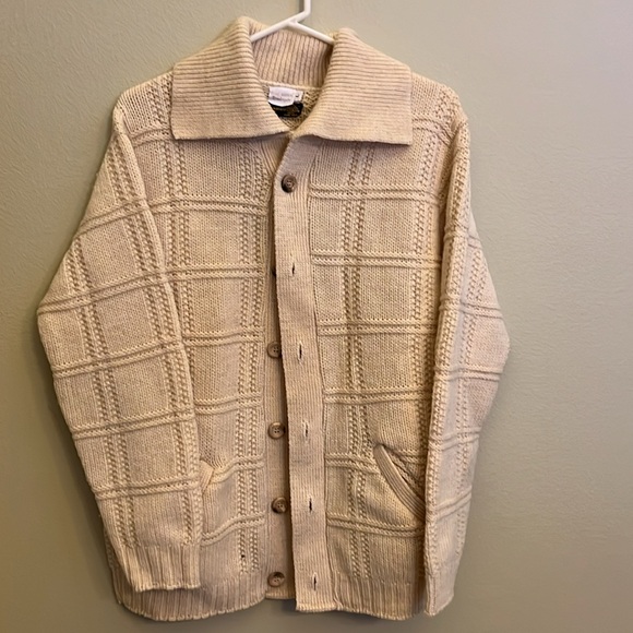 Brooks Brothers vintage men’s large wool cream sweater with pockets. - Picture 2 of 8